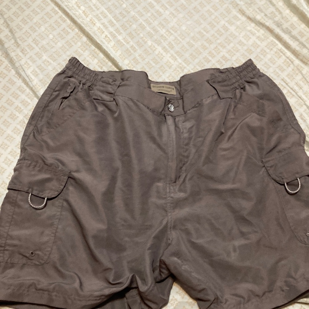Shit green cargo shorts